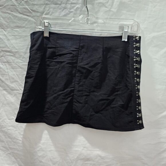 Vintage y2k 90s black hook & eye side mini skirt - Picture 2 of 3